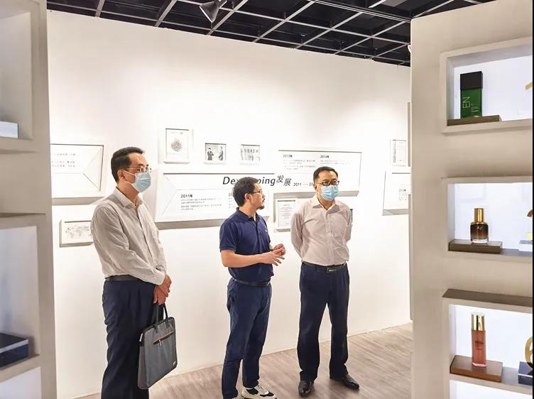 廣州市花都區(qū)領(lǐng)導(dǎo)蒞臨棟方股份調(diào)研考察